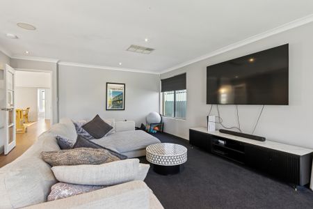 18 Cleveland Court, Marangaroo WA 6064 - Photo 2