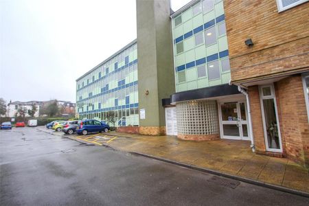 1 bedroom apartment to rent - Photo 2