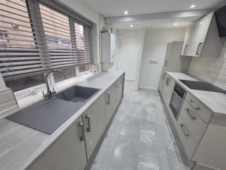 Hemans Street - Photo 2