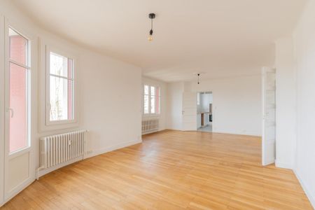 Location Appartement 5 pièces 130m² ANNECY 74000 - Photo 2