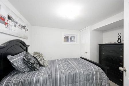 For Lease - 234 East 33rd Street, Hamilton, Ontario - Photo 3