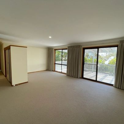 Three Bedroom Family Home - Photo 1