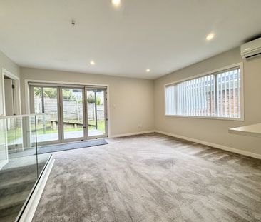 3 bedroom in Totara Vale - Photo 3