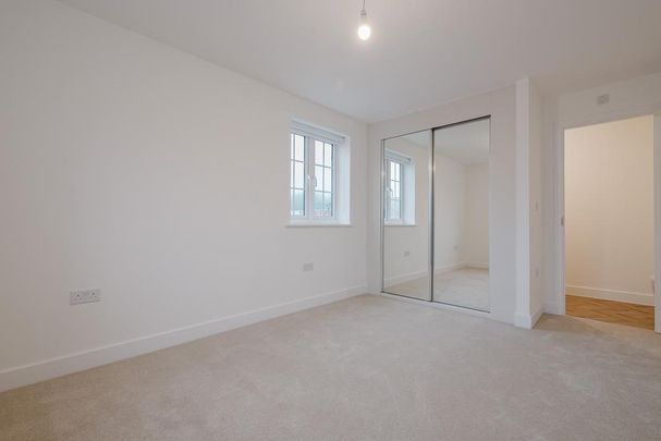 3 bedroom semi-detached house to rent - Photo 1