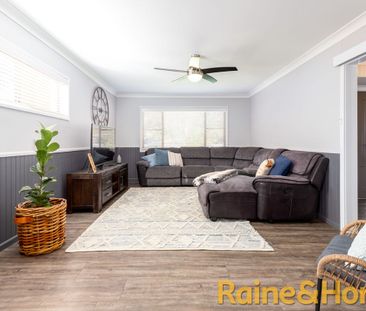 Large Family Home - Photo 6