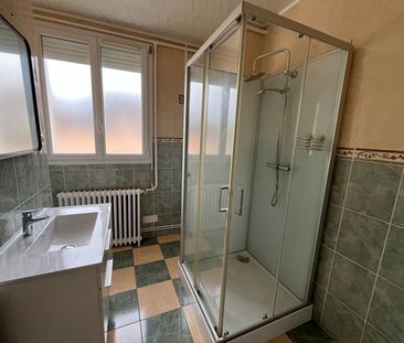 Location Appartement 5 pièces 98m² - Photo 2