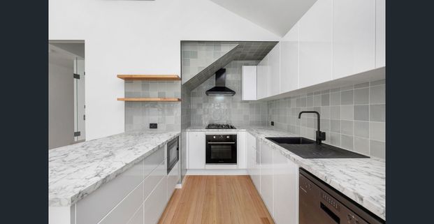 Fully Renovated Victorian in Prime Richmond - Photo 1