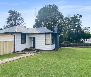 Quaint home in suburban location - Photo 6