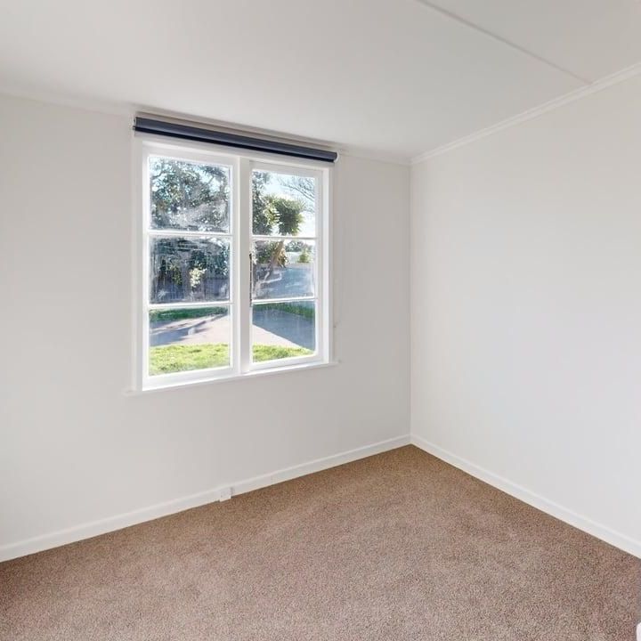 Spacious Living Space for Rent! - Photo 1