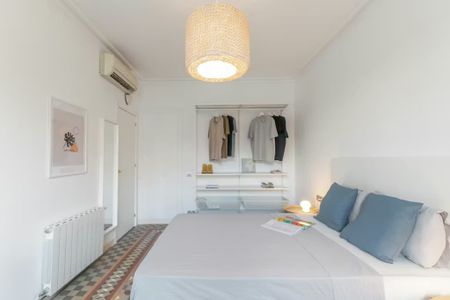 Carrer del Rosselló, Barcelona, Catalonia 08008 - Photo 4