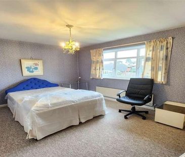 St. Huberts Close, Gerrards Cross, SL9 - Photo 1
