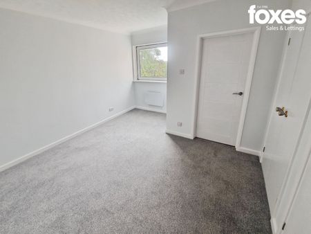 2 bed flat to rent in South View, 24 St. Valerie Road, Bournemouth, Dorset, BH2 6PJ - Photo 2