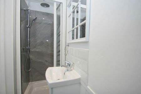 4 bedroom terraced house to rent - Photo 5