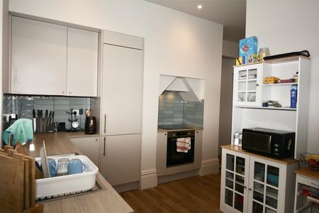 Victoria Road, Clevedon - Photo 3