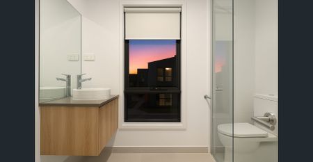 Brand New 4-Bedroom Double Storey Home in Eliston Estate! - Photo 5