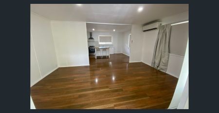 Solar, Air Conditioning & Renovated Bathroom - Photo 2