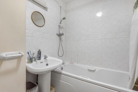 2 bedroom terraced house to rent - Photo 4