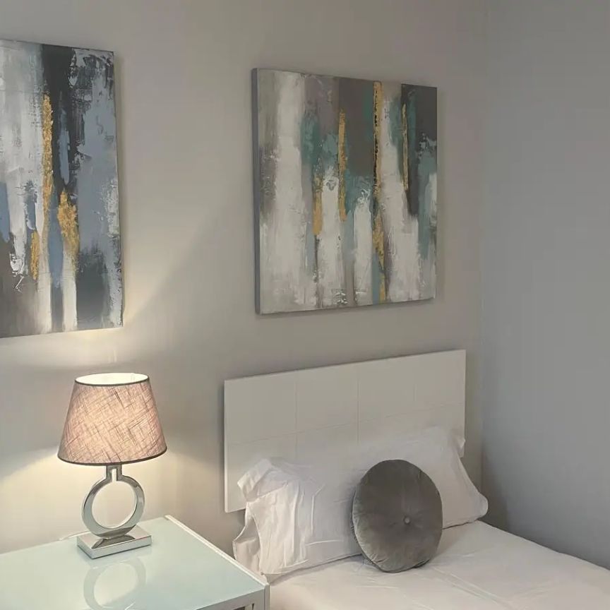 Room for rent in a 5 bedroom apartment - Room X - Photo 1
