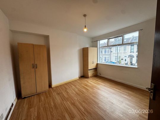 2 Bed Flat, Audrey Road, IG1 - Photo 1