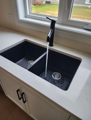 For Lease - 89 Royal Cres Crescent, Southwold, Ontario - Photo 3