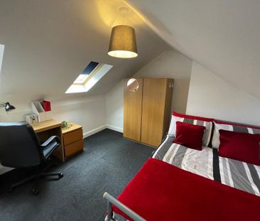 1 bedroom in a house share to rent - Photo 3