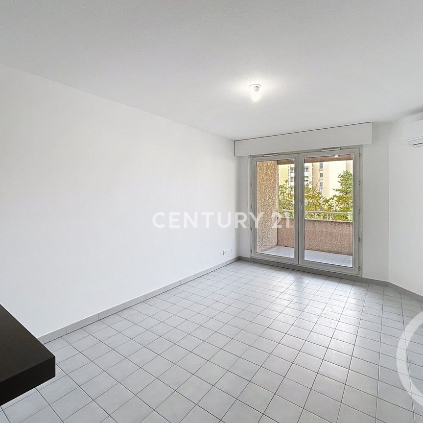 Location Appartement 1 pièce 38m² AUBAGNE 13400 - Photo 1