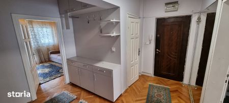 Apartament 3 camere Etaj 1 zona Dorobantilor Lugojului 500 euro - Fotografie 5