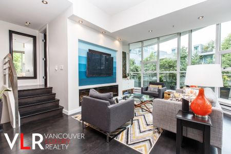 Townhouse in Downtown Vancouver, BC - Photo 5
