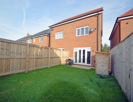 3 Bedroom Semi Detached To Let - Photo 5