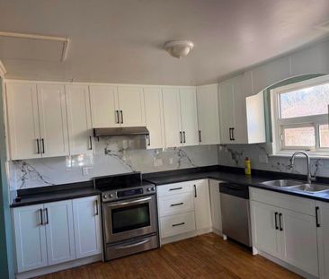 For Lease - 4 Duke Road, Brampton, Ontario - Photo 5