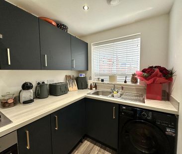 2 bedroom end of terrace house to rent - Photo 5