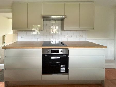 High Street, Trumpington, - Photo 4