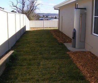 LARGE 4 BEDROOM HOME IN QUIET LOCATION! - Photo 4