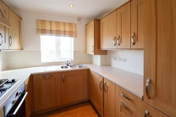 2 bedroom flat to rent - Photo 1