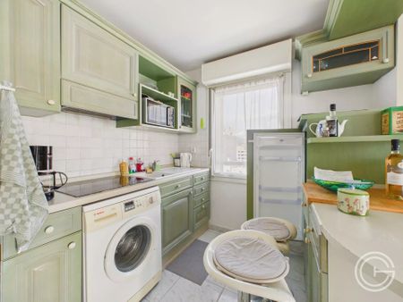 Location Appartement 2 pièces 37m² NICE 06300 - Photo 4