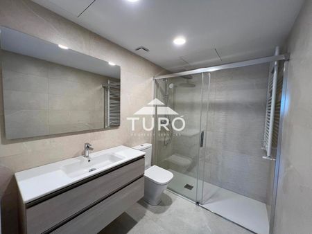 Ático de alquiler en Anton Agullana, Montilivi - Photo 5