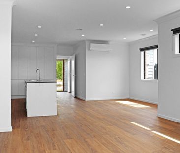 ELEGANT NEW HOME - Photo 1