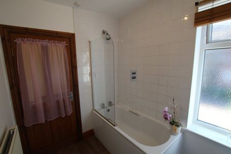 1 Bed Cottage - Photo 4