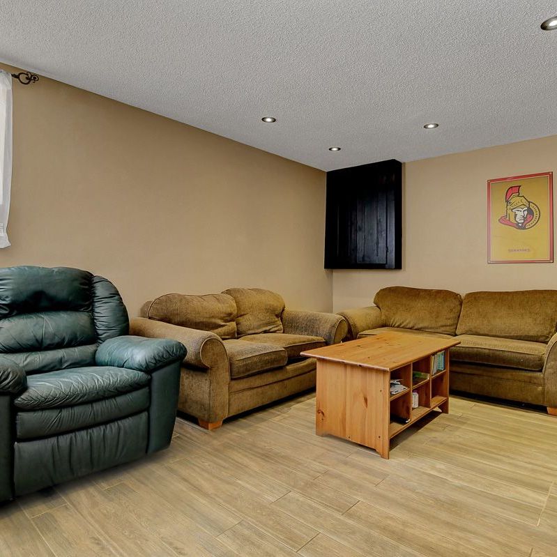 For Lease - 410 Phoenix Crescent, Orleans - Cumberland and Area, Ontario - Photo 1