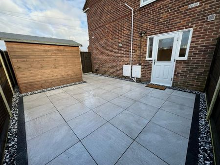 2 bedroom semi-detached house to rent - Photo 3