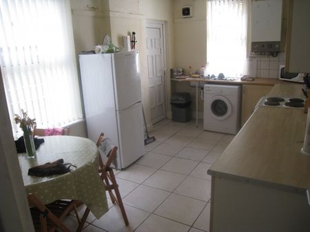 House with 4 Double Bedrooms close to Uni Campuses - Photo 5