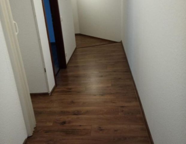 Helle 3-Zimmer Dachgeschosswohnung mit Balkon in Garbsen - Photo 1
