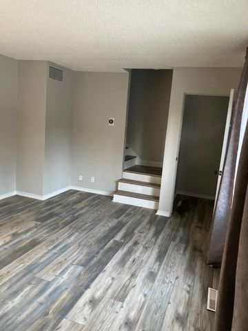 Westpark – 3 Bedroom Town House - Photo 2