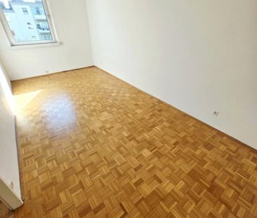 Tolle Gelegenheit! Attraktive Wohnung im Dachgeschoss nahe Schmelz!... - Photo 1