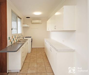 5 Fairbairn Road, Cranbourne - Photo 3