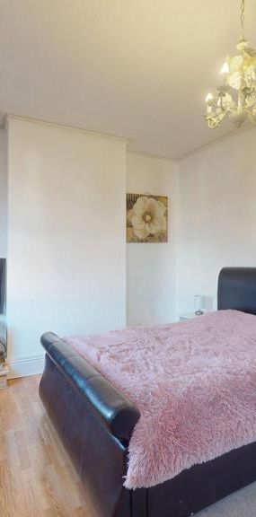 1 bedroom in a house share to rent - Photo 1