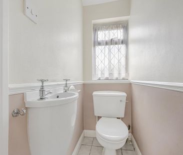 3 bedroom end of terrace house to rent - Photo 3