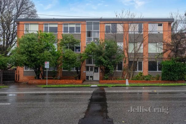 “Convenient Ground Floor Living” - Photo 1