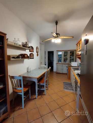 Stanza molto grande ,in appartamento - Photo 5