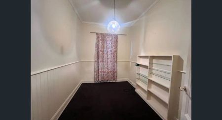 “Convenience Meets Comfort – Your Ideal Home Awaits” - Photo 4